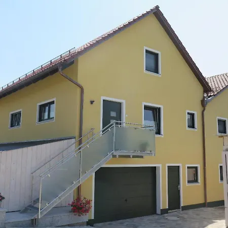 Ferienwohnung Schaeffer Mit Klimaanlage Und Freisitz Im Garten Essing Exterior photo