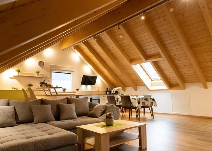 Ferienwohnung Schaeffer Mit Klimaanlage Und Freisitz Im Garten